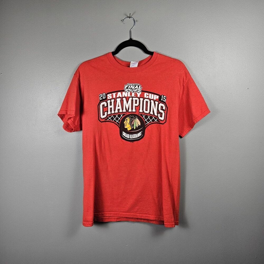 Chicago BlackHawks NHL Stanley Cup 2015 Champions Red Shirt Adult‎ Size Medium